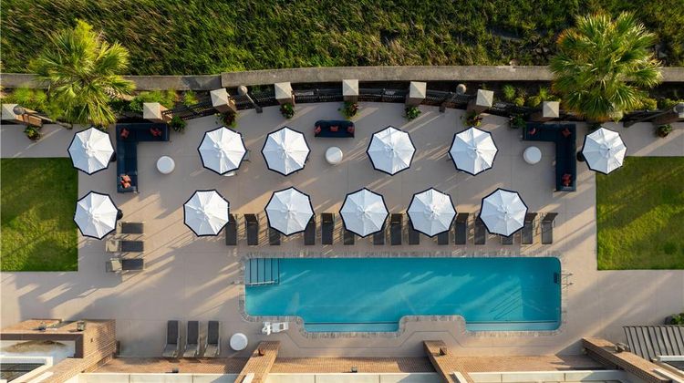 Hilton Garden Inn Charleston Waterfront Pool
