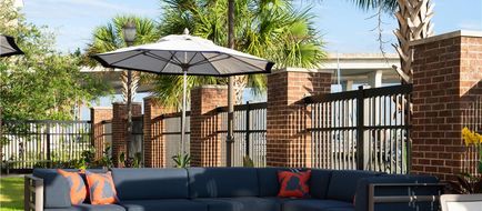 Hilton Garden Inn Charleston Waterfront Exterior