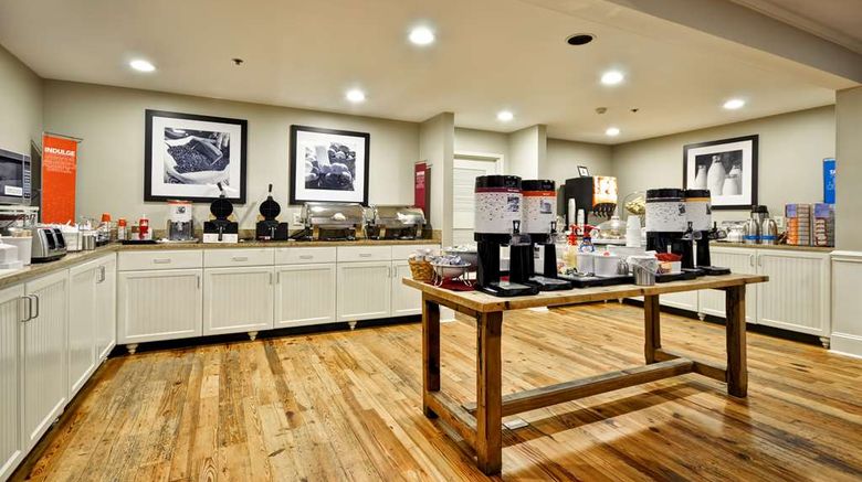 <b>Hampton Inn & Suites Isle Of Palms Restaurant</b>. Images powered by <a href="https://iceportal.shijigroup.com/" title="IcePortal" target="_blank">IcePortal</a>.