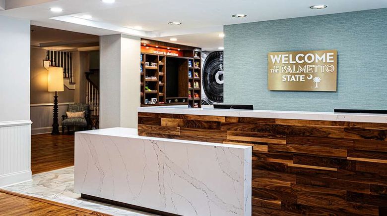 <b>Hampton Inn Charleston/West Ashley Lobby</b>. Images powered by <a href="https://iceportal.shijigroup.com/" title="IcePortal" target="_blank">IcePortal</a>.