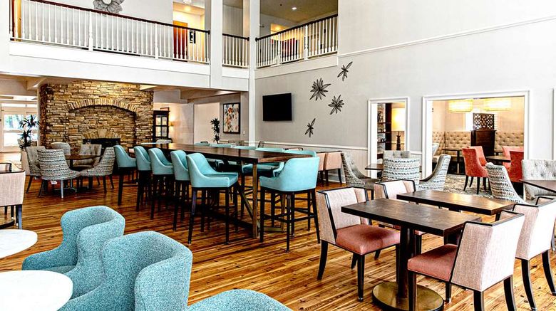 <b>Hampton Inn Charleston/West Ashley Restaurant</b>. Images powered by <a href="https://iceportal.shijigroup.com/" title="IcePortal" target="_blank">IcePortal</a>.