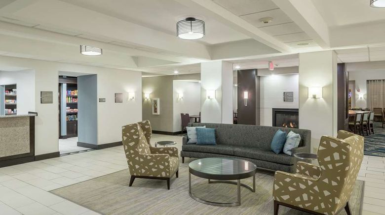 <b>Homewood Suites Cedar Rapids North Lobby</b>. Images powered by <a href="https://iceportal.shijigroup.com/" title="IcePortal" target="_blank">IcePortal</a>.