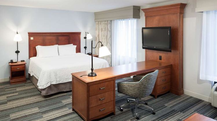 Hampton Inn & Suites Cedar Rapids-North Room
