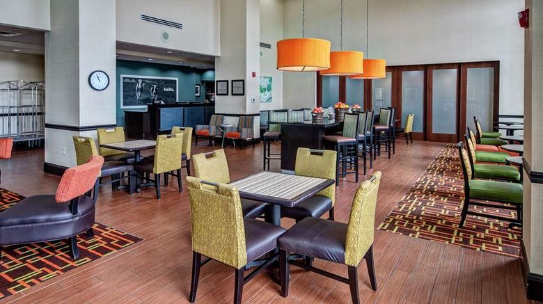 <b>Hampton Inn & Suites, Clarksville, TN Lobby</b>. Images powered by <a href="https://iceportal.shijigroup.com/" title="IcePortal" target="_blank">IcePortal</a>.