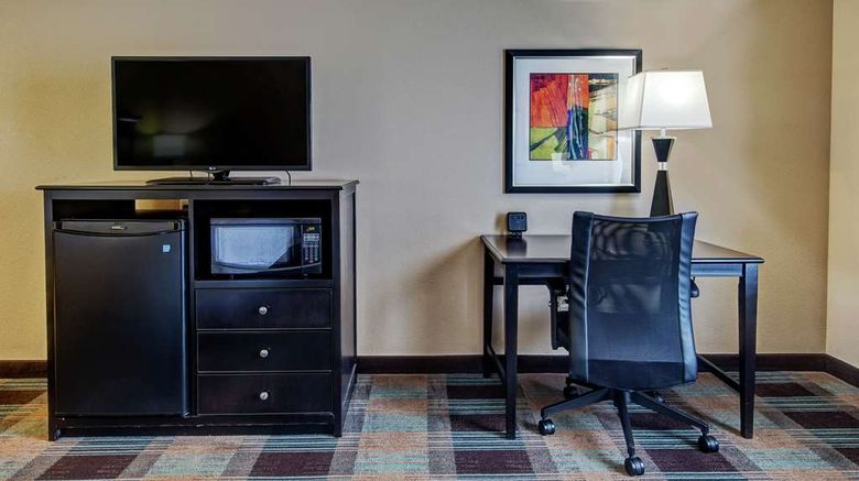 <b>Hampton Inn & Suites, Clarksville, TN Room</b>. Images powered by <a href="https://iceportal.shijigroup.com/" title="IcePortal" target="_blank">IcePortal</a>.