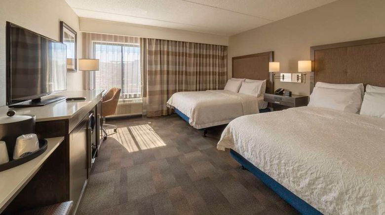 <b>Hampton Inn Meadowlands Room</b>. Images powered by <a href="https://iceportal.shijigroup.com/" title="IcePortal" target="_blank">IcePortal</a>.