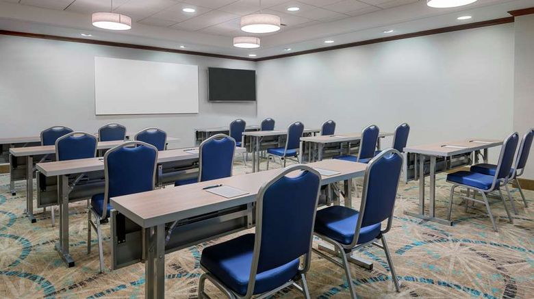 <b>Homewood Suites by Hilton Cleveland Meeting</b>. Images powered by <a href="https://iceportal.shijigroup.com/" title="IcePortal" target="_blank">IcePortal</a>.