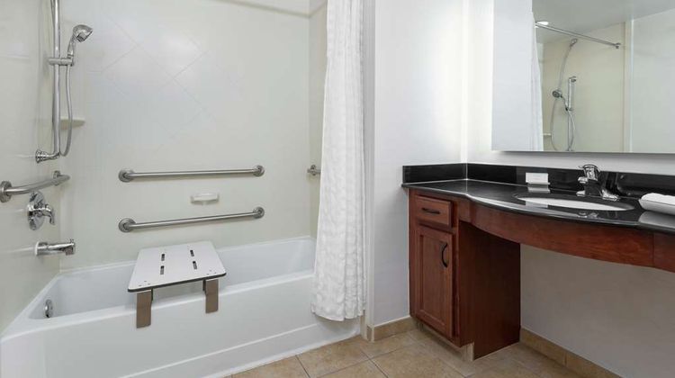 Homewood Suites by Hilton Cleveland Room