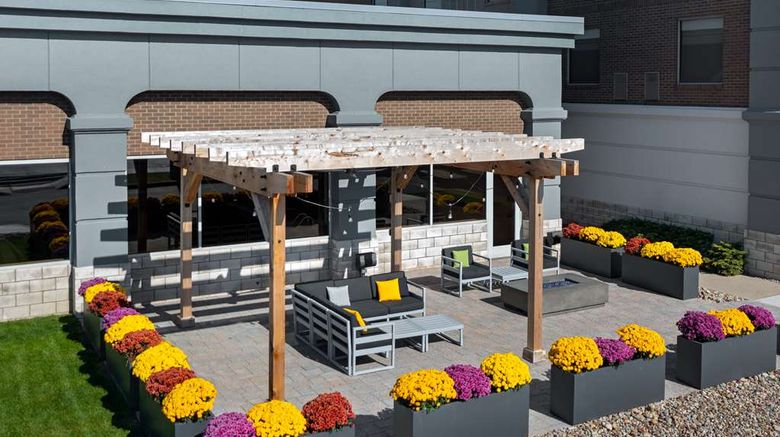 <b>Hampton Inn & Suites Cleveland-Beachwood Exterior</b>. Images powered by <a href="https://iceportal.shijigroup.com/" title="IcePortal" target="_blank">IcePortal</a>.