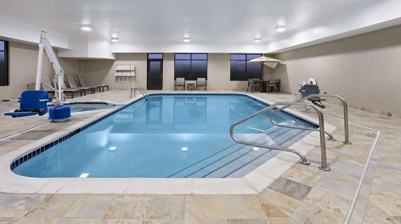 <b>Hampton Inn Cleveland Airport Pool</b>. Images powered by <a href="https://iceportal.shijigroup.com/" title="IcePortal" target="_blank">IcePortal</a>.