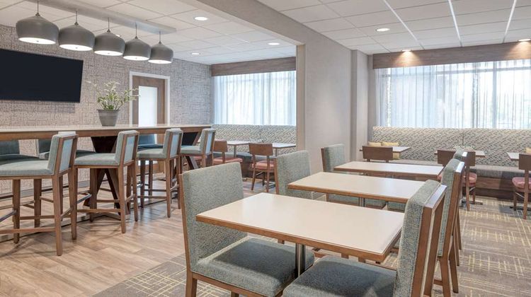 Hampton Inn Cleveland Airport Restaurant