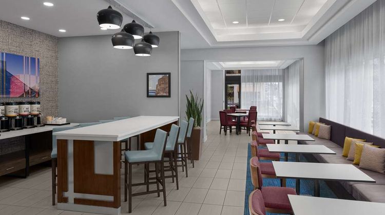Hampton Inn Cleveland Downtown Restaurant