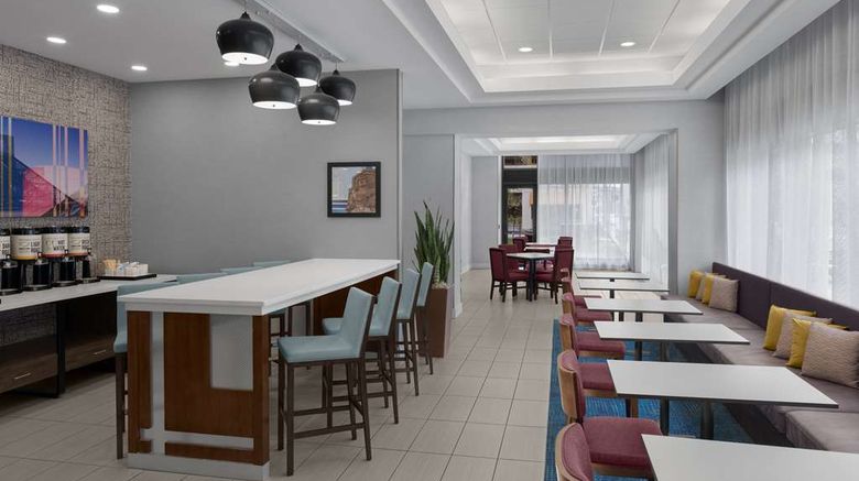 <b>Hampton Inn Cleveland Downtown Restaurant</b>. Images powered by <a href="https://iceportal.shijigroup.com/" title="IcePortal" target="_blank">IcePortal</a>.