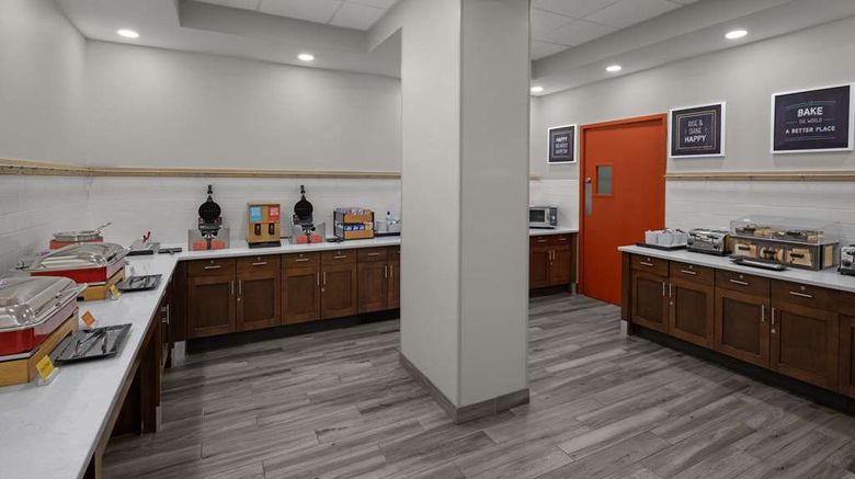 <b>Hampton Inn Cleveland Downtown Restaurant</b>. Images powered by <a href="https://iceportal.shijigroup.com/" title="IcePortal" target="_blank">IcePortal</a>.