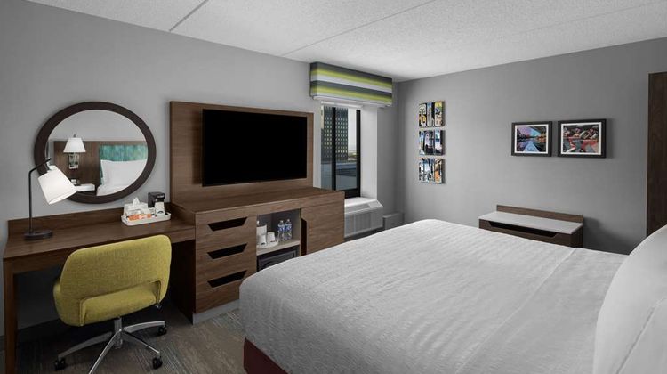 Hampton Inn Cleveland Downtown Room