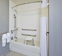 Hampton Inn & Suites Elyria Room