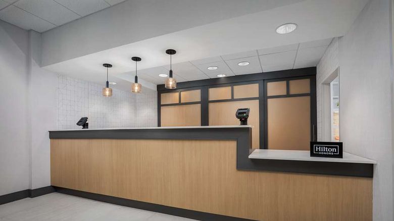 <b>Homewood Suites Hilton Cleveland Solon Lobby</b>. Images powered by <a href="https://iceportal.shijigroup.com/" title="IcePortal" target="_blank">IcePortal</a>.