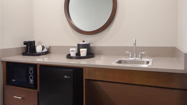 <b>Hampton Inn & Suites Cleveland/Mentor Other</b>. Images powered by <a href="https://iceportal.shijigroup.com/" title="IcePortal" target="_blank">IcePortal</a>.