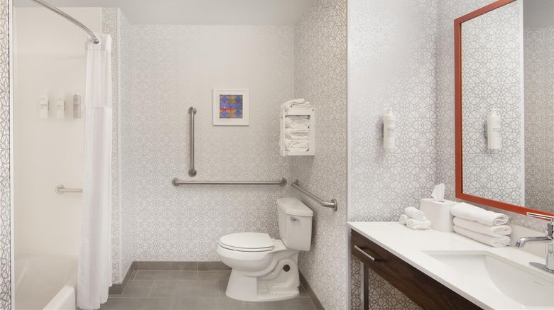 <b>Hampton Inn & Suites Cleveland/Mentor Room</b>. Images powered by <a href="https://iceportal.shijigroup.com/" title="IcePortal" target="_blank">IcePortal</a>.