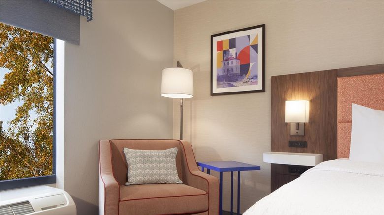 <b>Hampton Inn & Suites Cleveland/Mentor Room</b>. Images powered by <a href="https://iceportal.shijigroup.com/" title="IcePortal" target="_blank">IcePortal</a>.