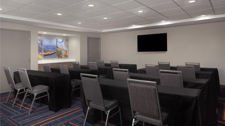 <b>Hampton Inn & Suites Cleveland/Mentor Meeting</b>. Images powered by <a href="https://iceportal.shijigroup.com/" title="IcePortal" target="_blank">IcePortal</a>.