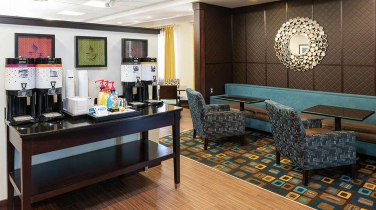 Hampton Inn & Suites Cleveland Arpt Restaurant
