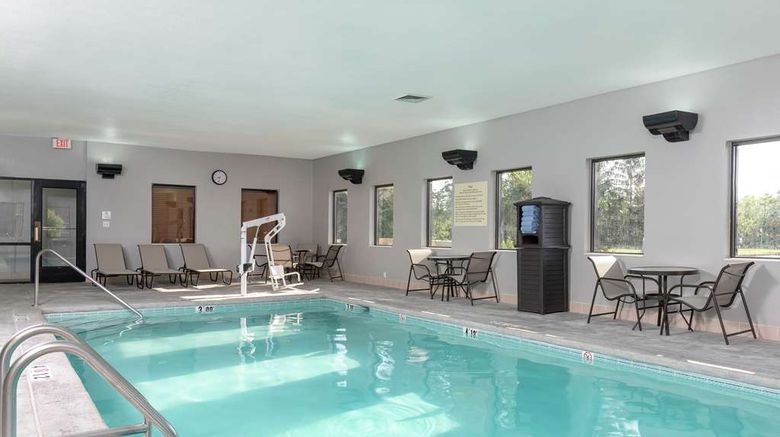 <b>Hampton Inn & Suites Cleveland Arpt Pool</b>. Images powered by <a href="https://iceportal.shijigroup.com/" title="IcePortal" target="_blank">IcePortal</a>.
