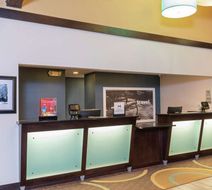 Hampton Inn & Suites Cleveland Arpt Lobby