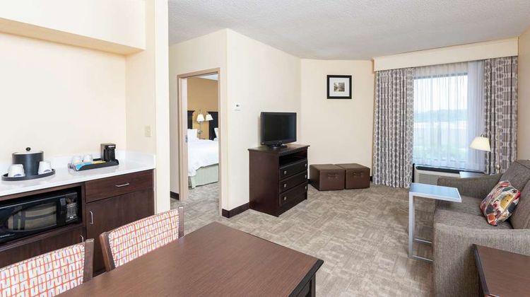 Hampton Inn & Suites Cleveland Arpt Room