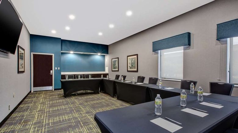 <b>Hampton Inn & Suites Cleveland Arpt Meeting</b>. Images powered by <a href="https://iceportal.shijigroup.com/" title="IcePortal" target="_blank">IcePortal</a>.