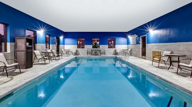 Hampton Inn & Suites Cleveland Arpt Pool
