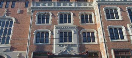 The Tudor Arms Hotel, a DoubleTree Exterior