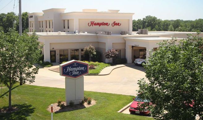 Hampton Inn Clinton Exterior