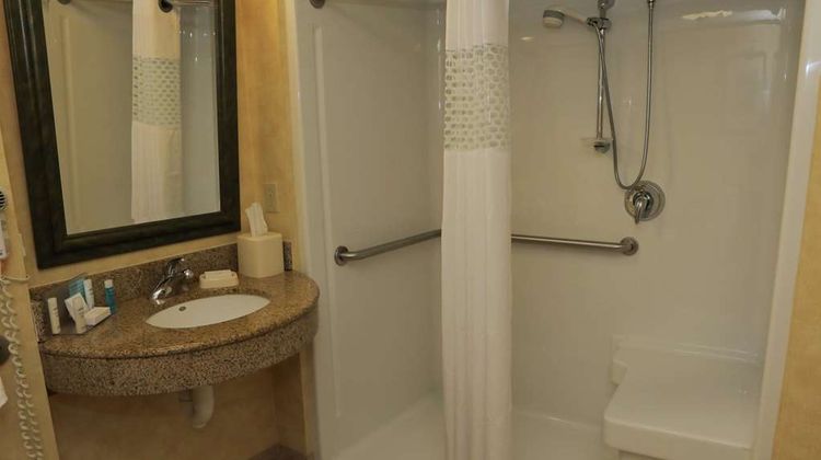 Hampton Inn Clinton Room
