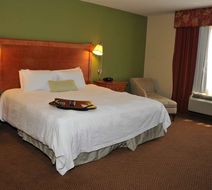 Hampton Inn Clinton Room