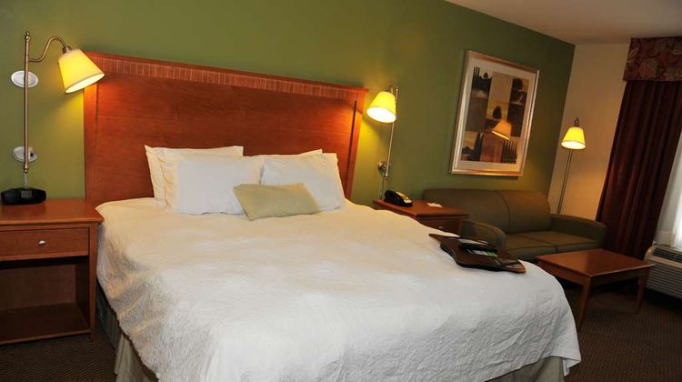 Hampton Inn Clinton Room