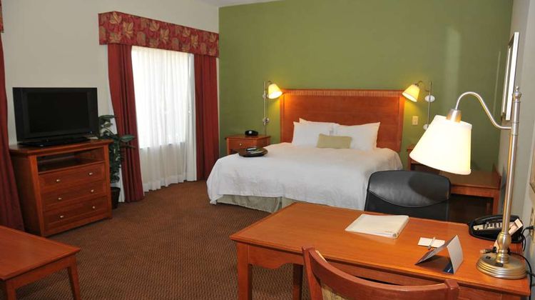 Hampton Inn Clinton Room