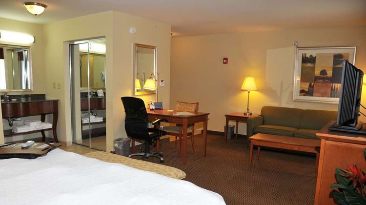 Hampton Inn Clinton Room