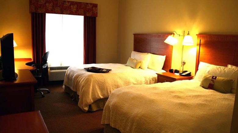<b>Hampton Inn Clinton Room</b>. Images powered by <a href="https://iceportal.shijigroup.com/" title="IcePortal" target="_blank">IcePortal</a>.