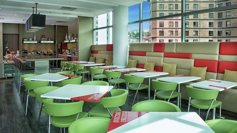<b>Hampton Inn by Hilton Cali Restaurant</b>. Images powered by <a href="https://iceportal.shijigroup.com/" title="IcePortal" target="_blank">IcePortal</a>.