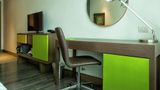 <b>Hampton Inn by Hilton Cali Room</b>. Images powered by <a href="https://iceportal.shijigroup.com/" title="IcePortal" target="_blank">IcePortal</a>.