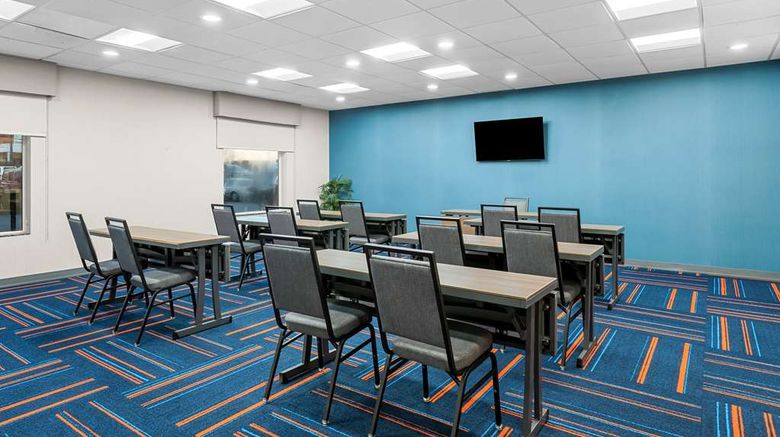 <b>Hampton Inn & Suites Charlotte/Airport Meeting</b>. Images powered by <a href="https://iceportal.shijigroup.com/" title="IcePortal" target="_blank">IcePortal</a>.