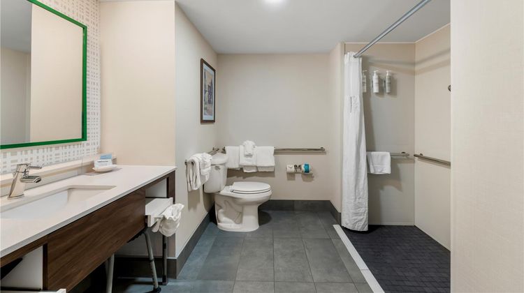 Hampton Inn & Suites Charlotte/Airport Room