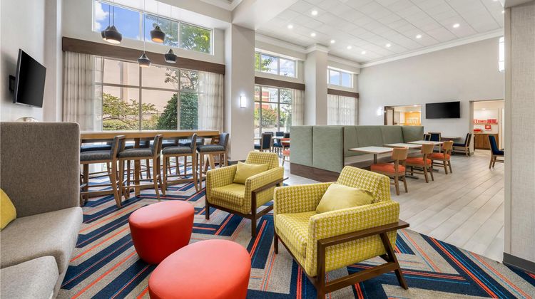 Hampton Inn & Suites Charlotte/Airport Lobby