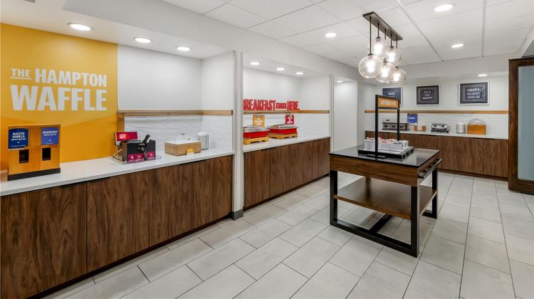Hampton Inn & Suites Charlotte/Airport Restaurant