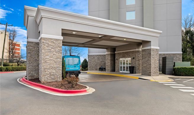 Hampton Inn & Suites Charlotte/Airport Exterior