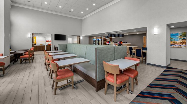 Hampton Inn & Suites Charlotte/Airport Restaurant