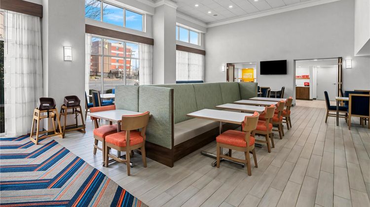 Hampton Inn & Suites Charlotte/Airport Restaurant