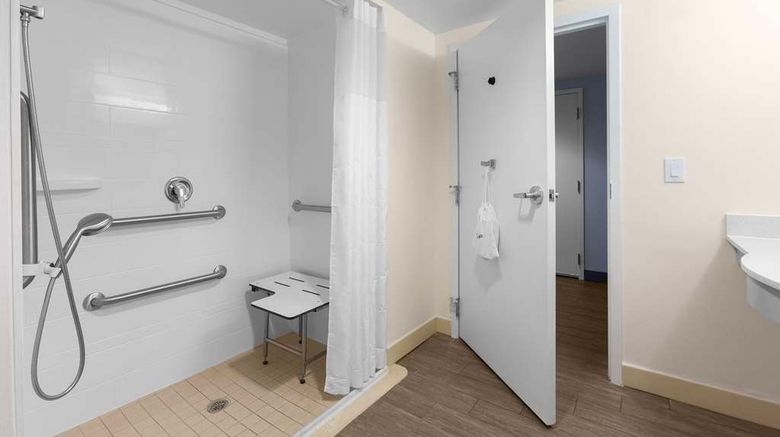 <b>Hampton Inn Charlotte - Belmont Room</b>. Images powered by <a href="https://iceportal.shijigroup.com/" title="IcePortal" target="_blank">IcePortal</a>.