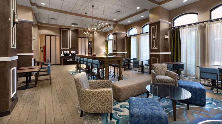 <b>Hampton Inn Charlotte - Belmont Restaurant</b>. Images powered by <a href="https://iceportal.shijigroup.com/" title="IcePortal" target="_blank">IcePortal</a>.